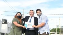 alberto encabeza este lunes la entrega de viviendas en san juan