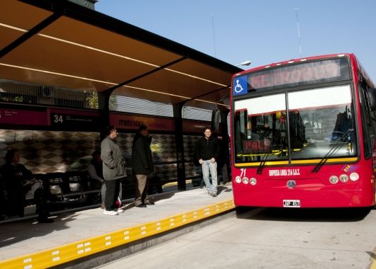 Comenzó a circular el Metrobus porteño (foto 1)