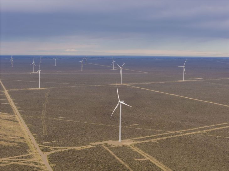 La ampliación incorporó 56 nuevos aerogeneradores de 6 MW cada uno. La quinta etapa sumó por sí sola 336 MW de potencia, más que los 246 MW que reunían las cuatro fases anteriores, y convirtió al complejo en el mayor parque eólico de la Argentina por capacidad instalada. La ampliación incorporó 56 nuevos aerogeneradores de 6 MW cada uno. La quinta etapa sumó por sí sola 336 MW de potencia, más que los 246 MW que reunían las cuatro fases anteriores, y convirtió al complejo en el mayor parque eólico de la Argentina por capacidad instalada.