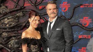 Millie Bobby Brown y David Harbour en el estreno de la última temporada de la serie. Millie Bobby Brown y David Harbour en el estreno de la última temporada de la serie.