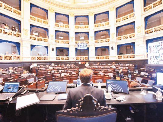 retraso. El debate se demoró por las negociaciones de último momento por los fondos para los municipios.