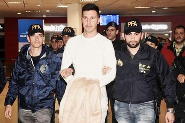La madre del futbolista, Martha Zabala, aseguró que su hijo es inocente.