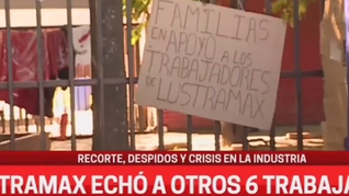 La empresa Lustramax despidió a 35 trabajadores y la fábrica está tomada hace 11 días.