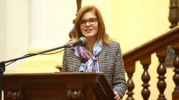 Marcha atrás. Mercedes Aráoz, duró 24 horas en el poder. Sé que le mitad de Perú me detesta, afirmó.