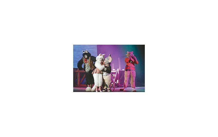 ámbito.com | En el buenelenco sedestaca IgnacioMedina comoun alegre ytierno RatónPérez en unaacertadaadaptación dela famosaleyenda,aunquealgunosdiálogosfacilitarían lacomprensiónde los máschicos.