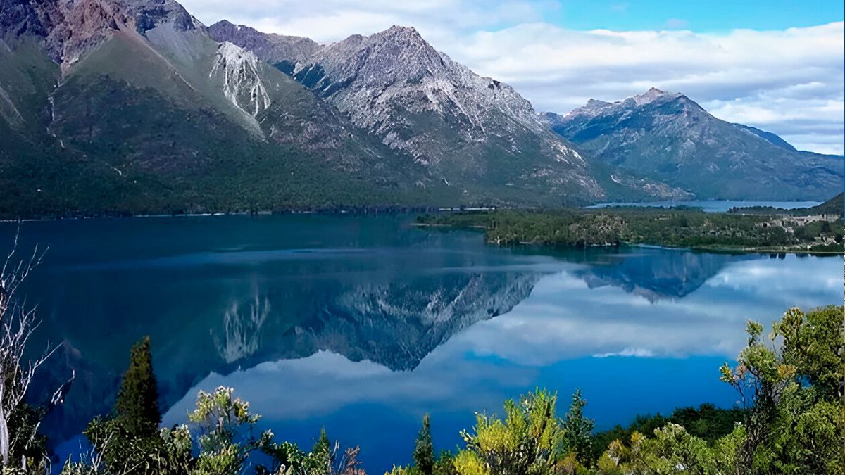 The town with lakes, rivers and mountains of Chubut, ideal for spending a few days relaxing in nature