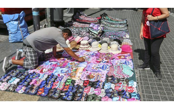 La venta ilegal callejera en la Ciudad subió 2,5% en relación al mes previo
