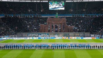La Bundesliga de Alemania aprobó el protocolo para que vuelvan los hinchas a los estadios durante la pandemia de coronavirus.