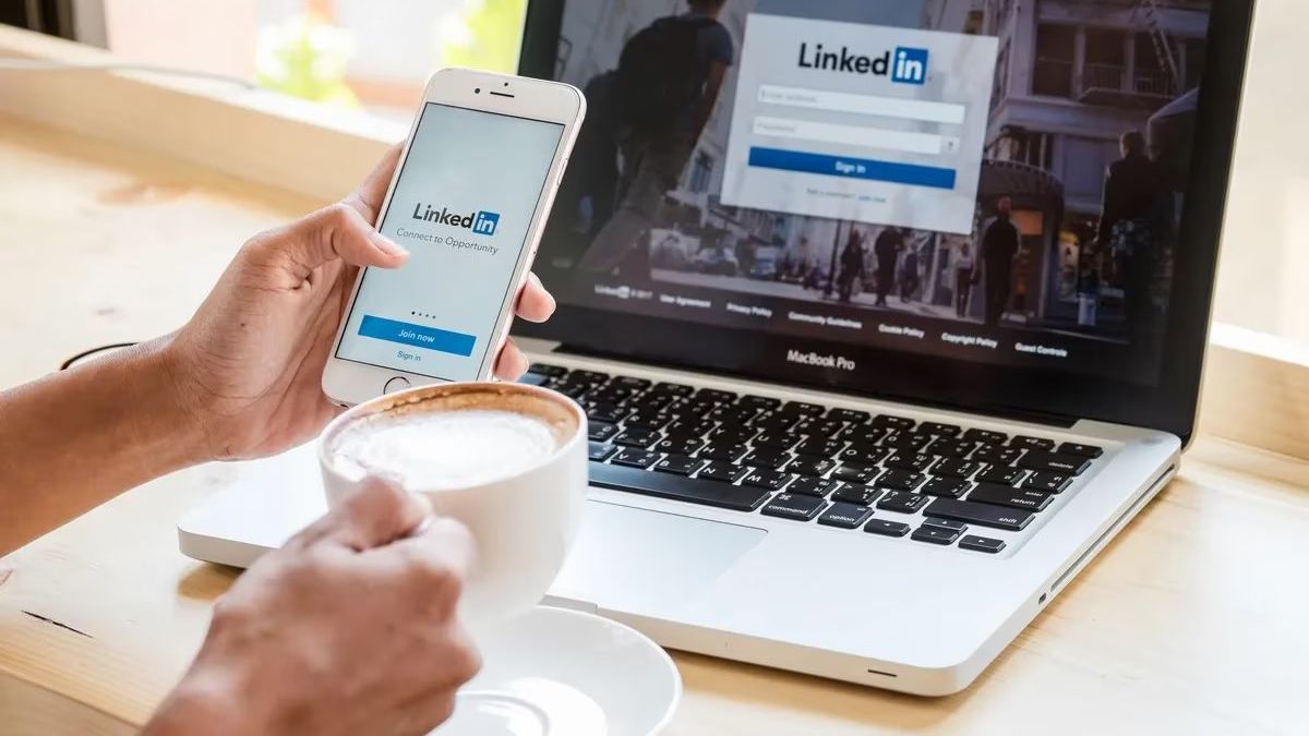 LinkedIn to close its platform in China and cut 700 jobs