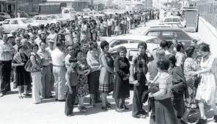 Tras la muerte del dictador Francisco Franco, España tiene las primeras elecciones democráticas un 15 de junio de 1977. Tras la muerte del dictador Francisco Franco, España tiene las primeras elecciones democráticas un 15 de junio de 1977.