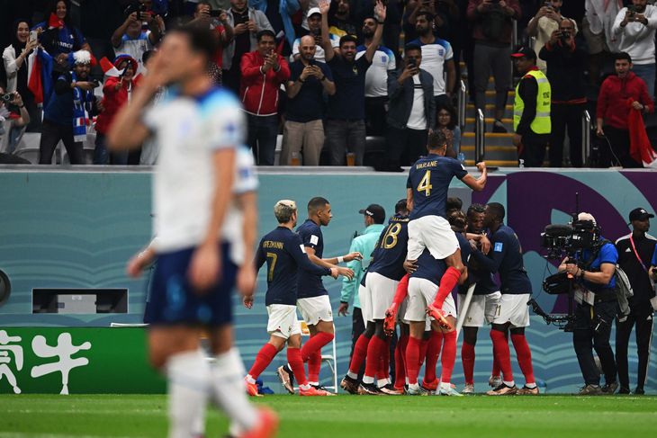 Francia, con angustia y fortuna, está en semifinales del Mundial de Qatar.