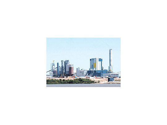 Pese a las intervencionesdel facilitador español,la planta productorade pasta celulósica deBotnia comenzará afuncionar el próximo lunes,una vez que el gobiernouruguayo de TabaréVázquezfirme finalmente laautorización.
