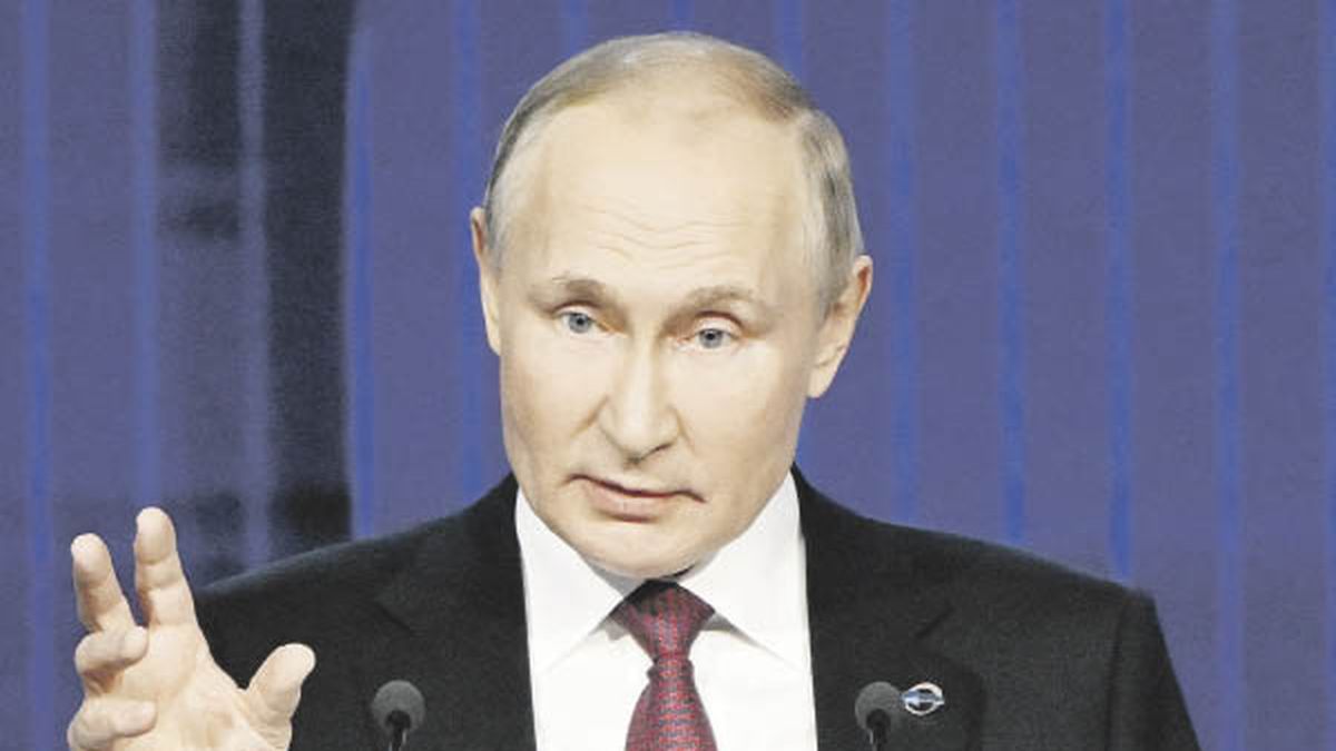 Putin advierte que poner tope al precio del petróleo ruso tendrá "graves consecuencias"