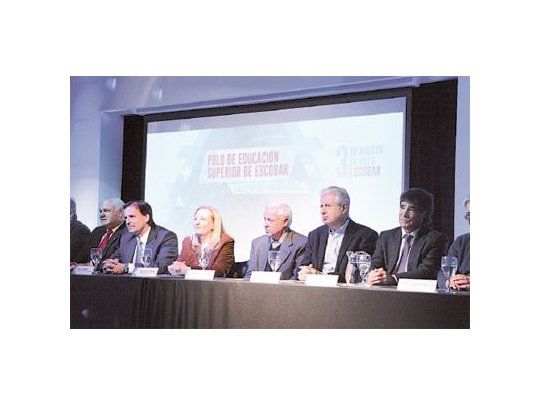 Ariel Sujarchuk reunió a seis rectores y cuatro decanos de universidades y facultades públicas y privadas.