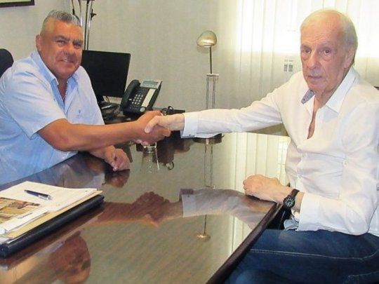 Claudio Tapia y César Luis Menotti se reunieron para darle forma a la selección local.