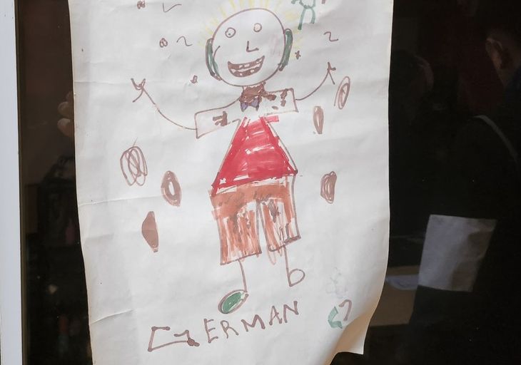 El dibujo encontrado durante el allanamiento.