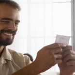 Su honestidad lo llevó a devolver una fortuna, pero la respuesta no fue la esperada. Su honestidad lo llevó a devolver una fortuna, pero la respuesta no fue la esperada.