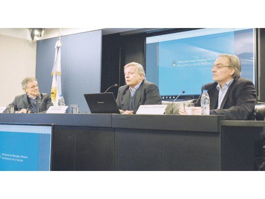 Explicaciones. Las dieron ayer a empresarios Francisco Cabrera, Juan José Aranguren y Gustavo Lopetegui.