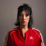 Lourdes Invierno es autora y protagonista de “El sueño del bosque”, una relectura contemporánea de Hamlet. Lourdes Invierno es autora y protagonista de “El sueño del bosque”, una relectura contemporánea de Hamlet.