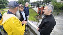 &nbsp;Alxel Kicillof recorrió las calles de Berisso en medio del temporal.&nbsp;
