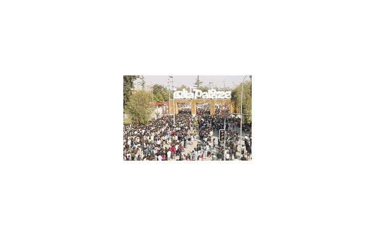 ámbito.com | La edición chilena del Lollapalooza  se realizó en el Parque O’Higgins, centro de Santiago de Chile, y  creó una postal digna para el recuerdo como en los grandes festivales de rock del mundo.