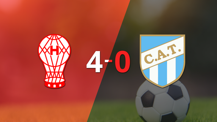 Lucas Carrizo impulsó la victoria de Huracán frente a Atlético Tucumán con dos goles
