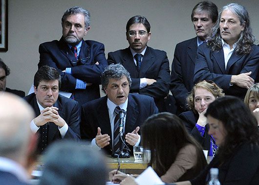 Medios: tras un largo debate, el plenario acordó iniciar audiencias públicas la próxima semana (foto 1)