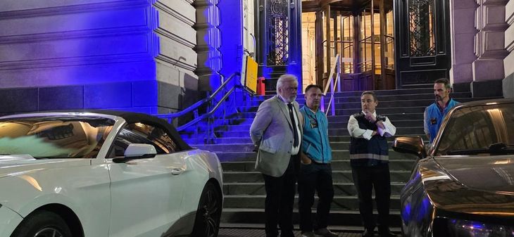 Entre los veh&iacute;culos secuestrados figuran dos Chevrolet Camaro y dos Ford Mustang con patente paraguaya, cuyo valor supera los $100 millones por unidad. Tambi&eacute;n fue incautada una Toyota SW4 con matr&iacute;cula argentina.