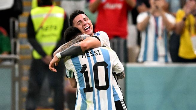 Messi y Fernández, goleadores de la Selección. Argentina venció a México y está más viva que nunca.
