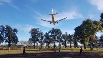 la corte suprema anulo una cautelar que habilitaba las operaciones de las low cost en el palomar