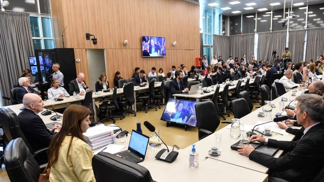 Protagonismo opositor en la reunión de Comisión de Presupuesto y Hacienda.