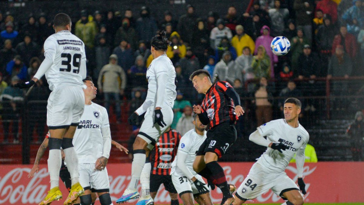 Botafogo was too much for the Board, which depends on a miracle to continue in the South American