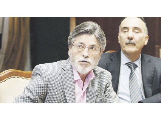 datos. El titular de la AFIP, Alberto Abad, ayer, cuando presentó los números de la recaudación para el séptimo mes del año.