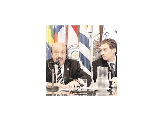 Osvaldo Mércuri junto a Diego Santilli.