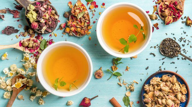Esta es la lista definitiva de infusiones que ayudan con los sintomas de la menopausia.