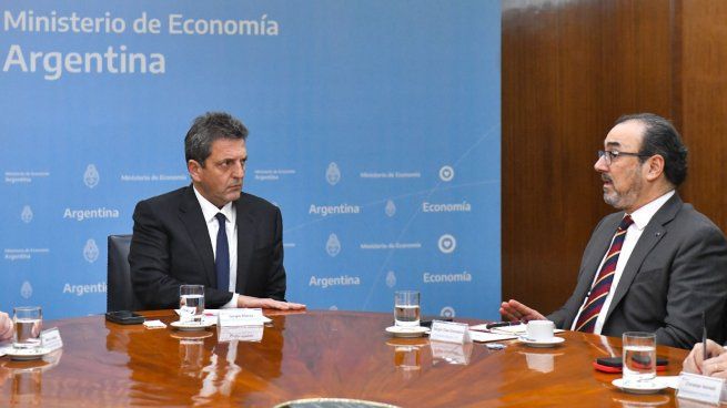 Massa se reunió con el presidente de CAF y analizó el avance del Programa Financiero 2023.