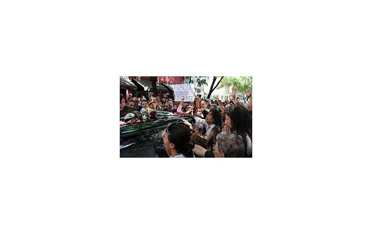 Los restos de Luis Alberto Spinetta fueron creamos a un cementerio de Pilar.