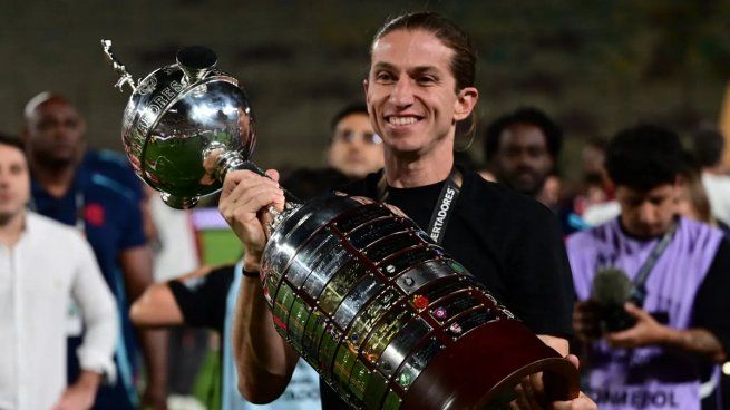 Sorpresa en Brasil: Flamengo despidió a Filipe Luiz tras ganar 8-0