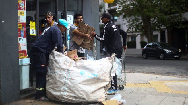 La caída en sectores clave como la industria y la construcción, ya comenzó a impactar en la pérdida de puestos de trabajo.