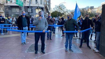 Luis Brandoni y Hernán Lombardi, esta tarde frente al Obelisco.
