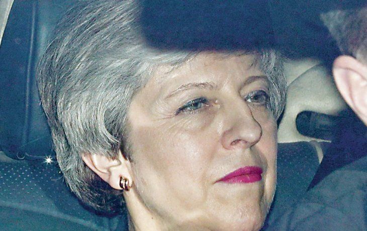 Sacrificio. Theresa May conmocionó la política británica al anunciar su disponibilidad para dejar el cargo a cambio de que el Parlamento destrabe el brexit.