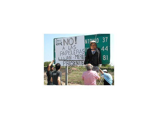Ambientalistas de Gualeguaychú cortaron el cruce de las rutas 20 y 14 durante cinco horas