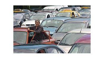ámbito.com | Al 1.200.000 de vehículos que llegan a Capital de lunes a viernes se le sumaron otros 72 mil
