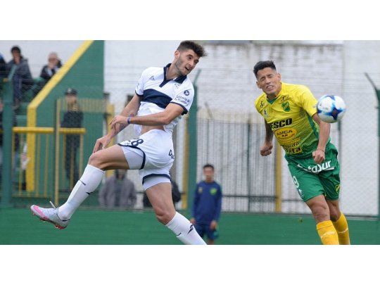 Lobos y HAlcones se sacaron chispas en Florencio Varela (Foto: AFA).