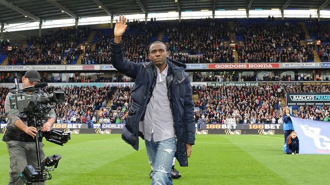 La historia del futbolista que murió en pleno partido y revivió 78 minutos después pero su carrera cambió para siempre