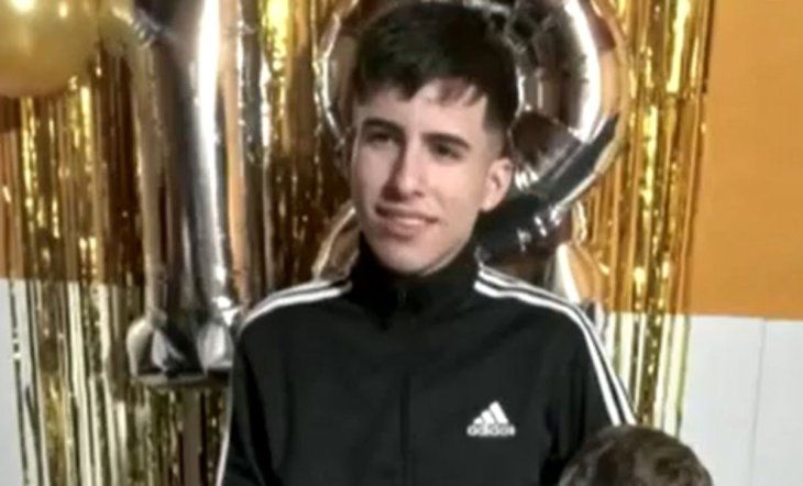 “Le decía que era una mariquita, una pollerita de mamá, y no era así“, sostuvo la hermana de Santiago. “Le decía que era una mariquita, una pollerita de mamá, y no era así“, sostuvo la hermana de Santiago.