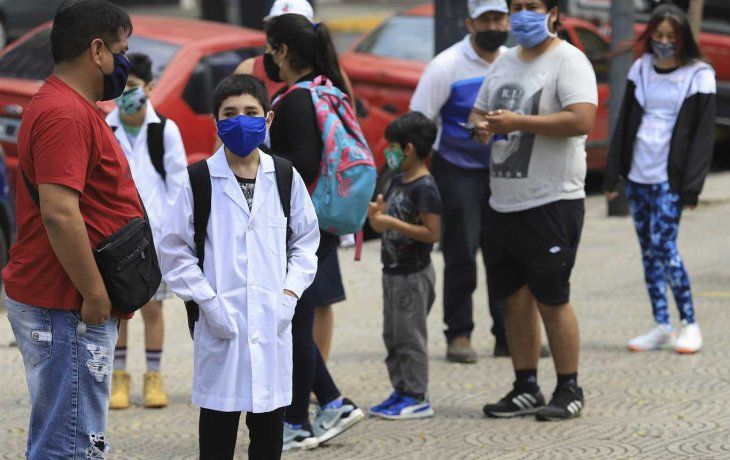 cerca de 800 mil alumnos vuelven a las aulas desde el lunes en caba y mendoza