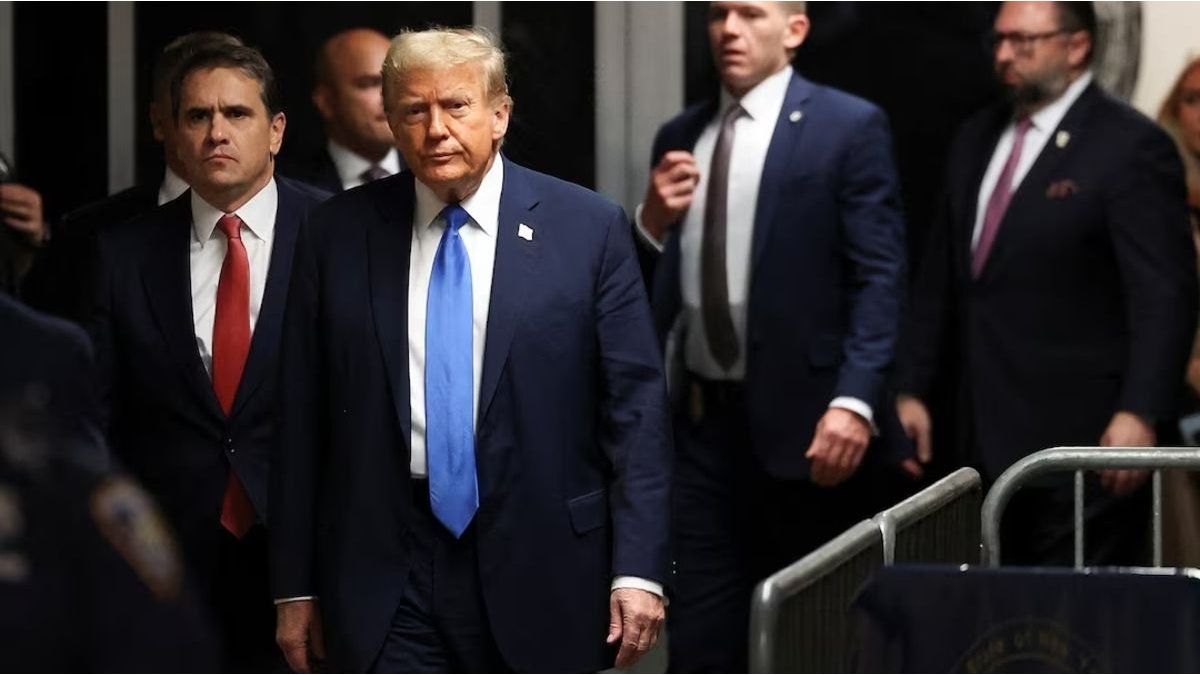 The New York judge fined Donald Trump ,000 for insulting the court