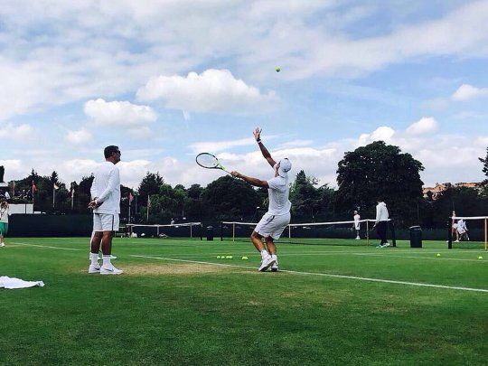 Toni y Rafa Nadal, una dupla exitosa que llevó al zurdo a lo más alto del tenis mundial.