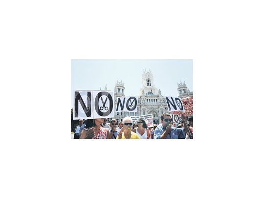 Otra de las continuas protestas que ocurren en España. En este caso, empleados públicos marcharon en Madrid contra el ajuste del Gobierno de Rajoy.